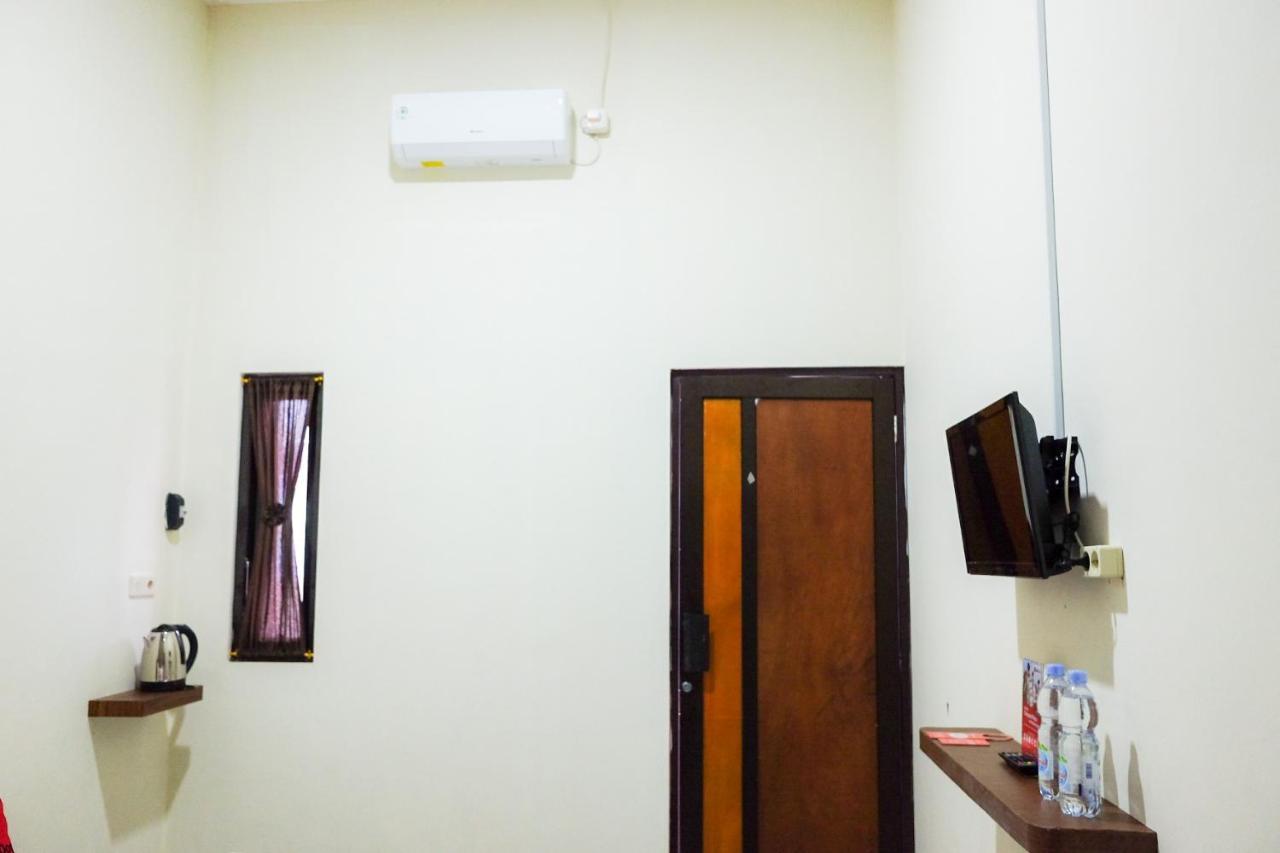 Hotel Reddoorz Syariah Near Exit Tol Pemalang Comal 2 Esterno foto