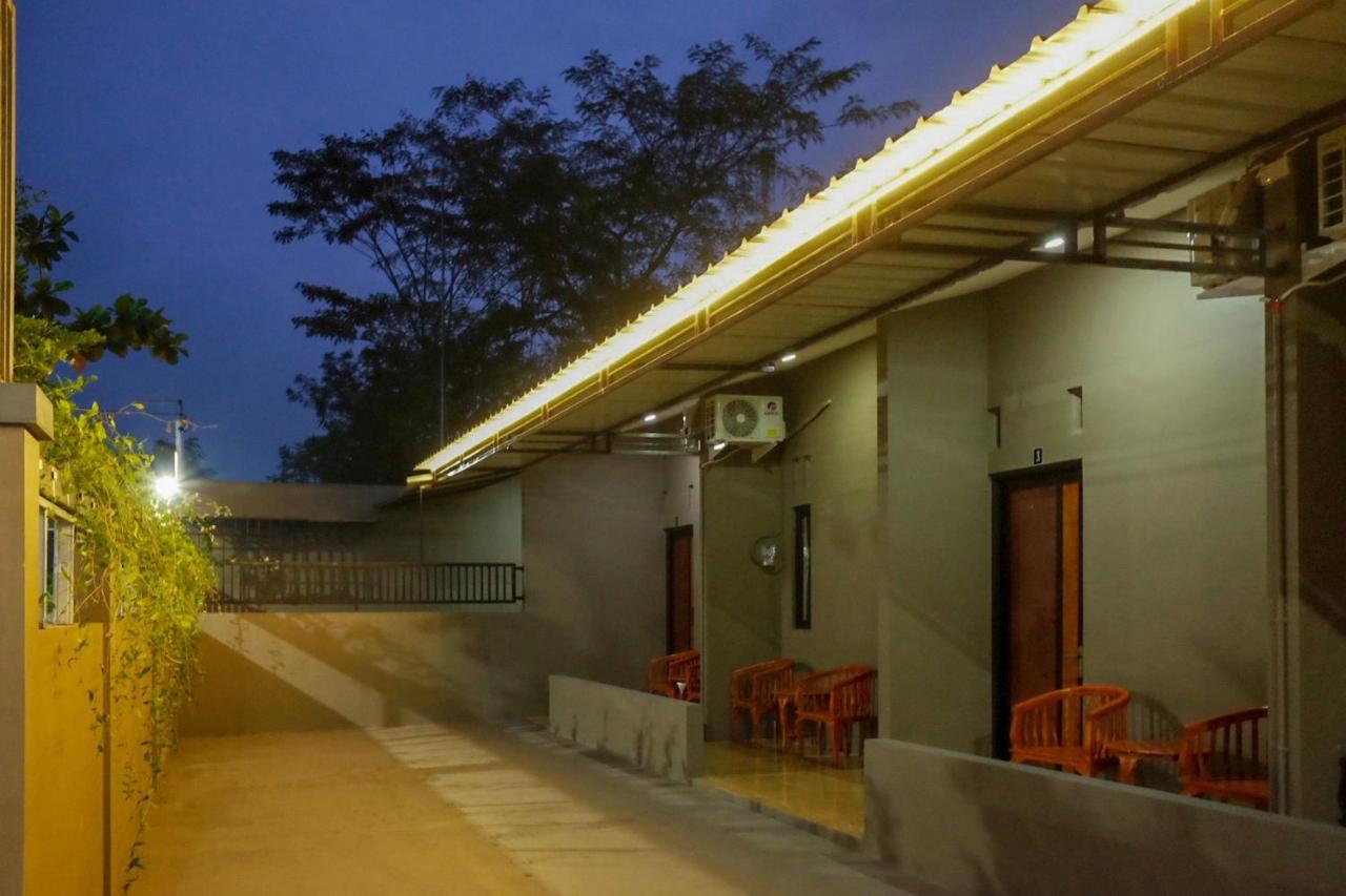 Hotel Reddoorz Syariah Near Exit Tol Pemalang Comal 2 Esterno foto