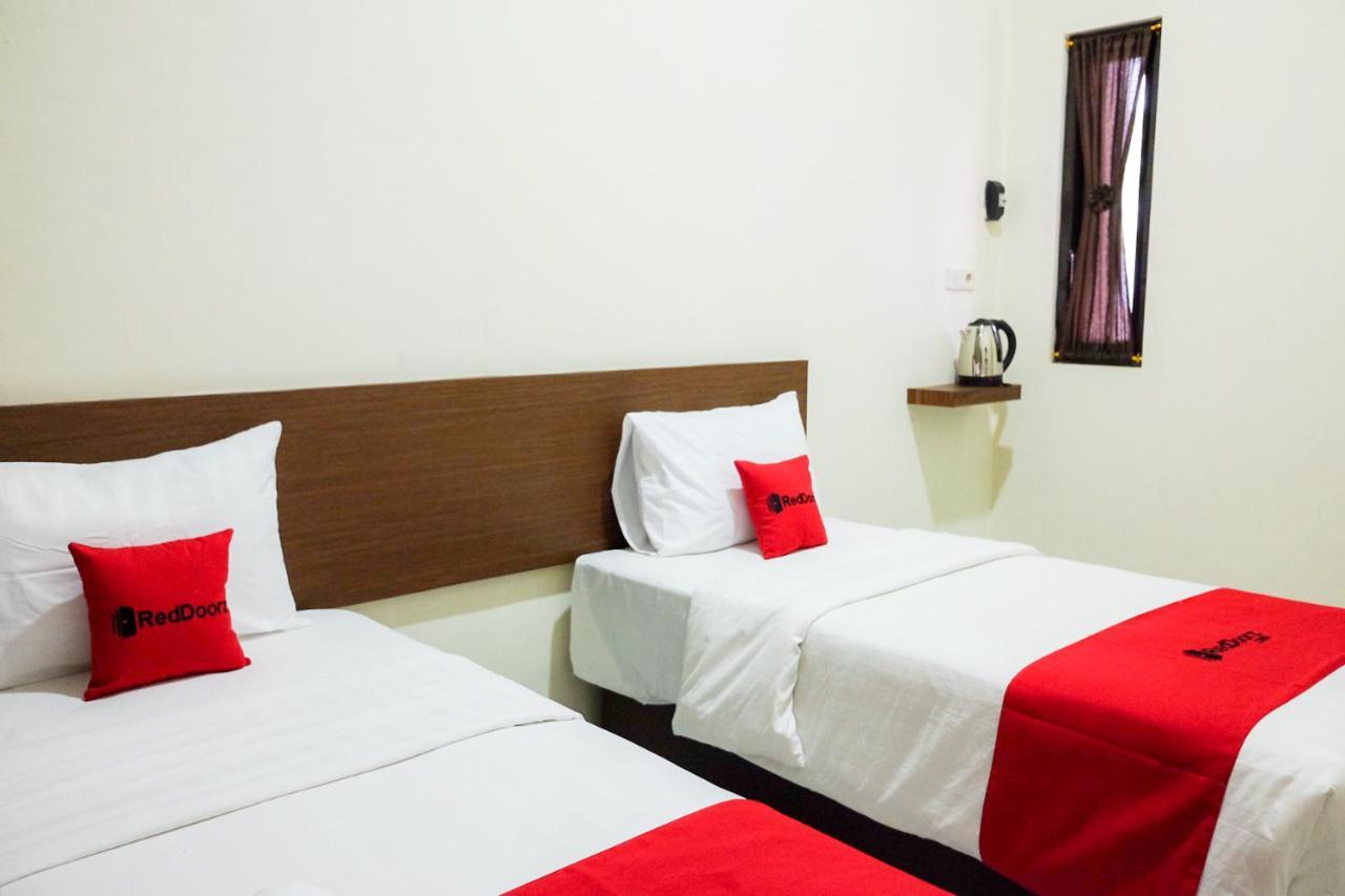 Hotel Reddoorz Syariah Near Exit Tol Pemalang Comal 2 Esterno foto