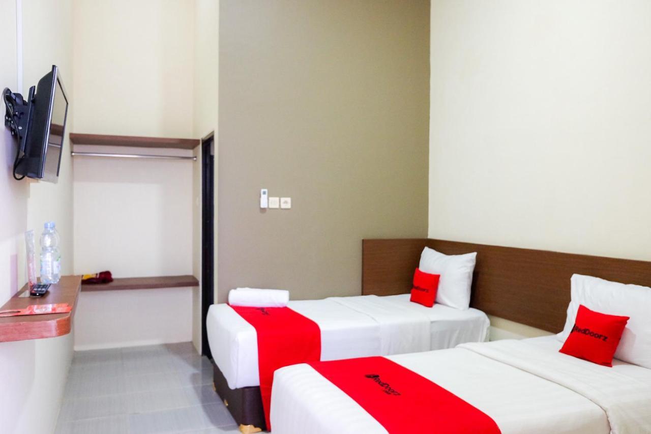 Hotel Reddoorz Syariah Near Exit Tol Pemalang Comal 2 Esterno foto