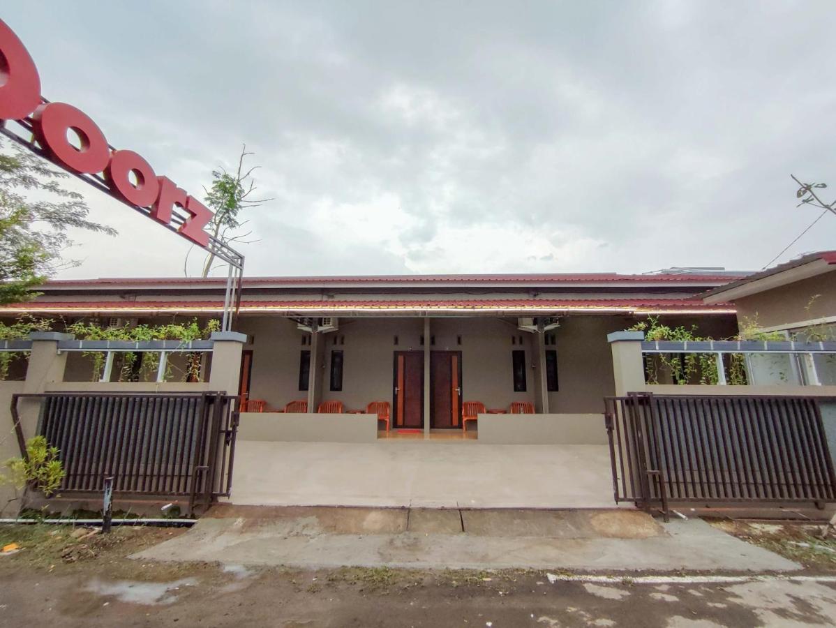 Hotel Reddoorz Syariah Near Exit Tol Pemalang Comal 2 Esterno foto