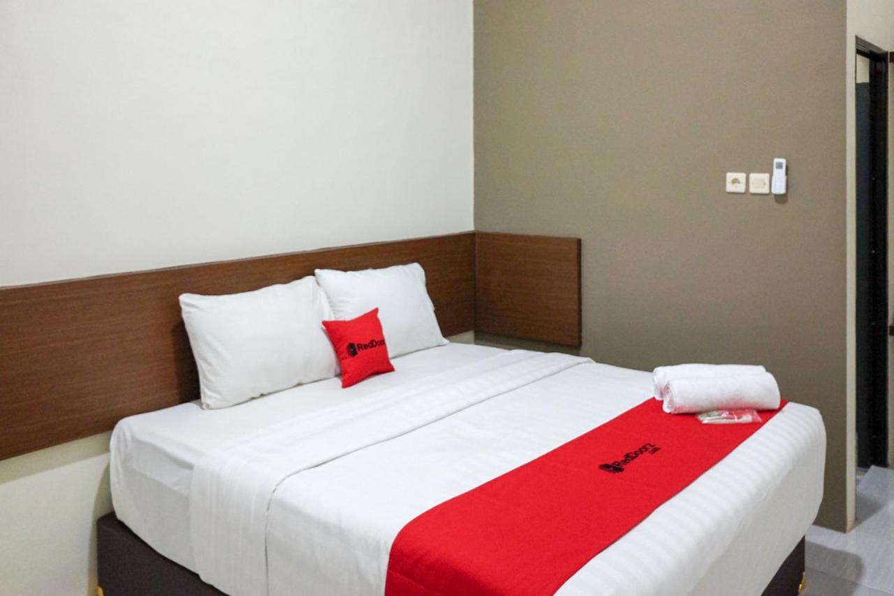Hotel Reddoorz Syariah Near Exit Tol Pemalang Comal 2 Esterno foto