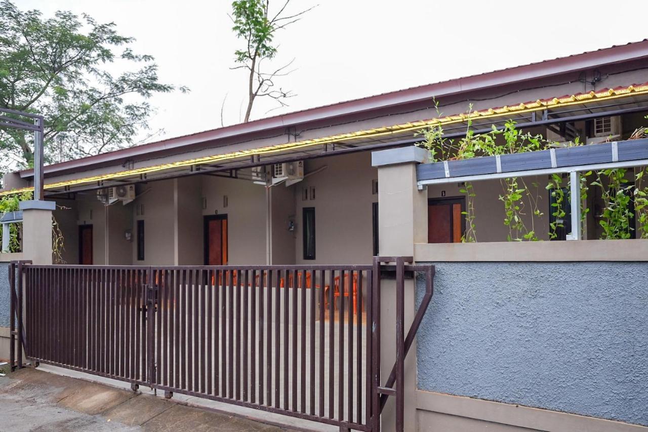 Hotel Reddoorz Syariah Near Exit Tol Pemalang Comal 2 Esterno foto